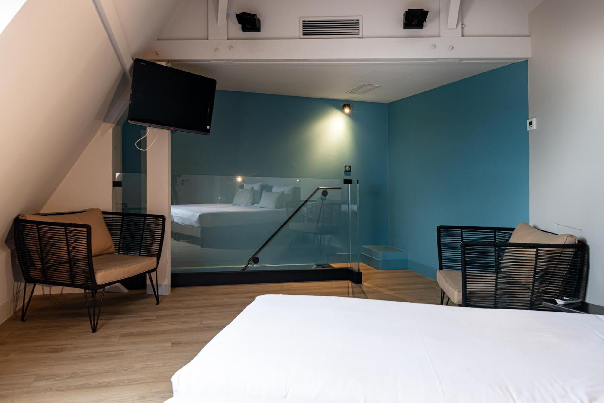 De La Cité 3*