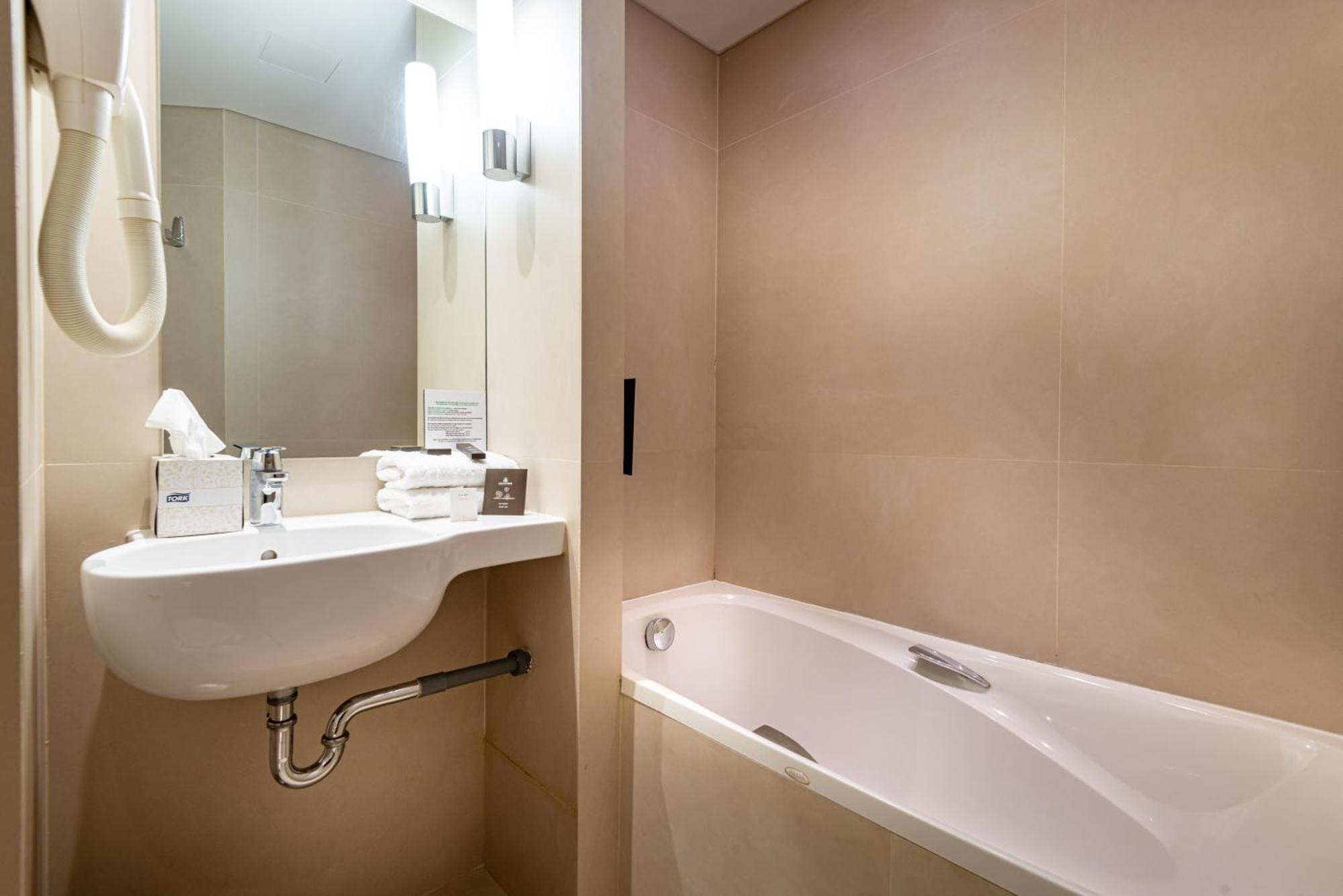 Hotel De La Cité 3*